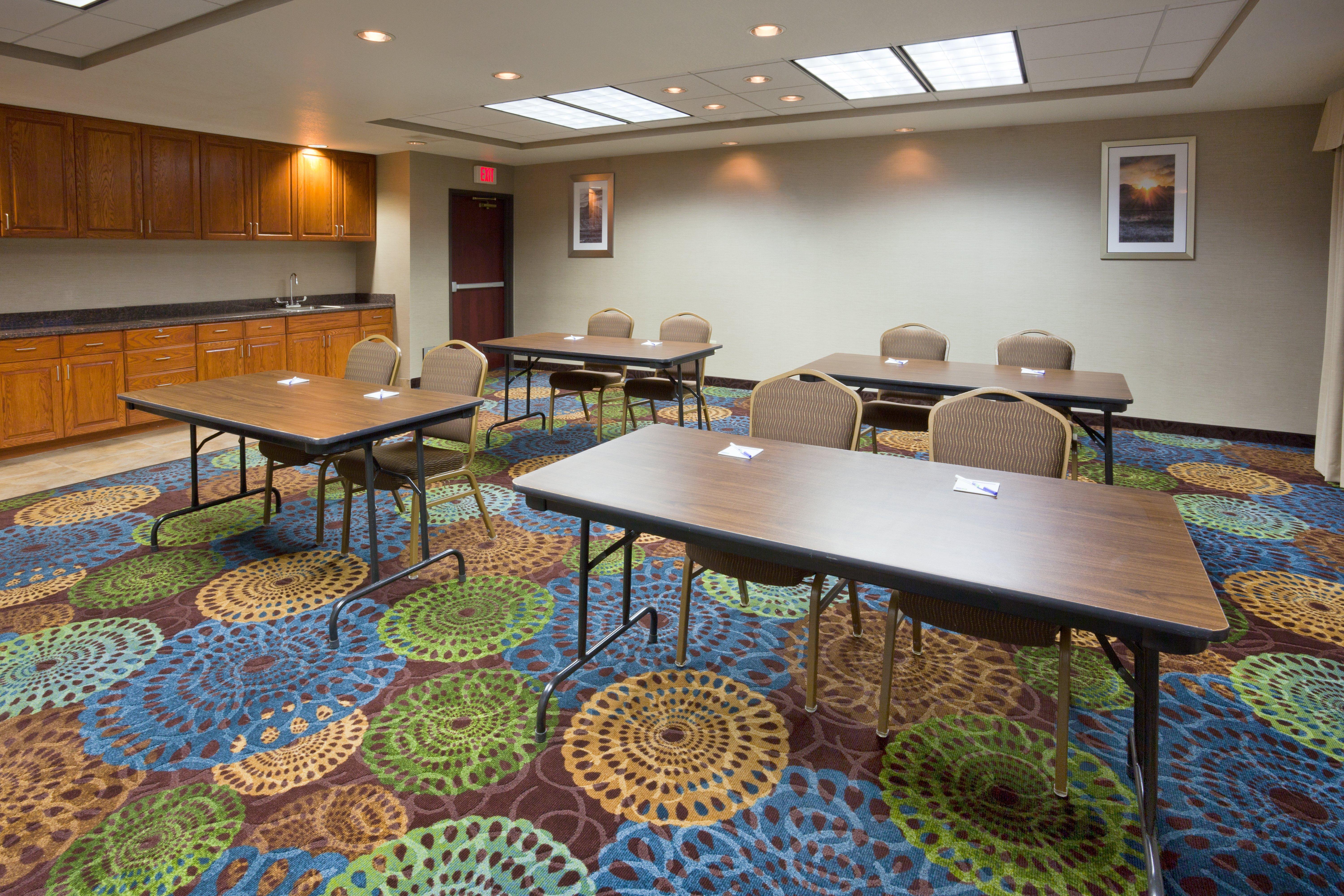 Holiday Inn Express & Suites Aberdeen By Ihg Exterior foto