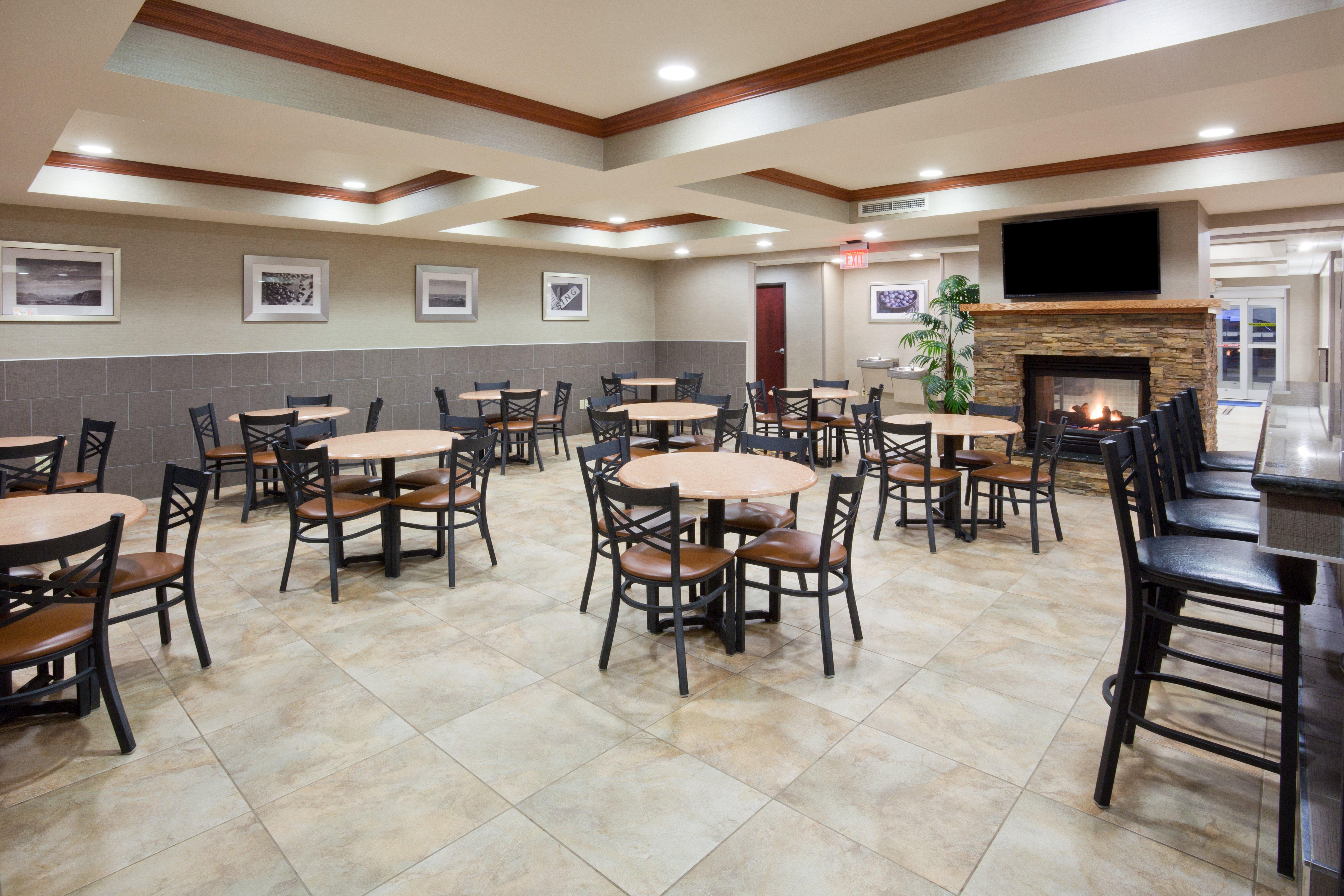 Holiday Inn Express & Suites Aberdeen By Ihg Exterior foto